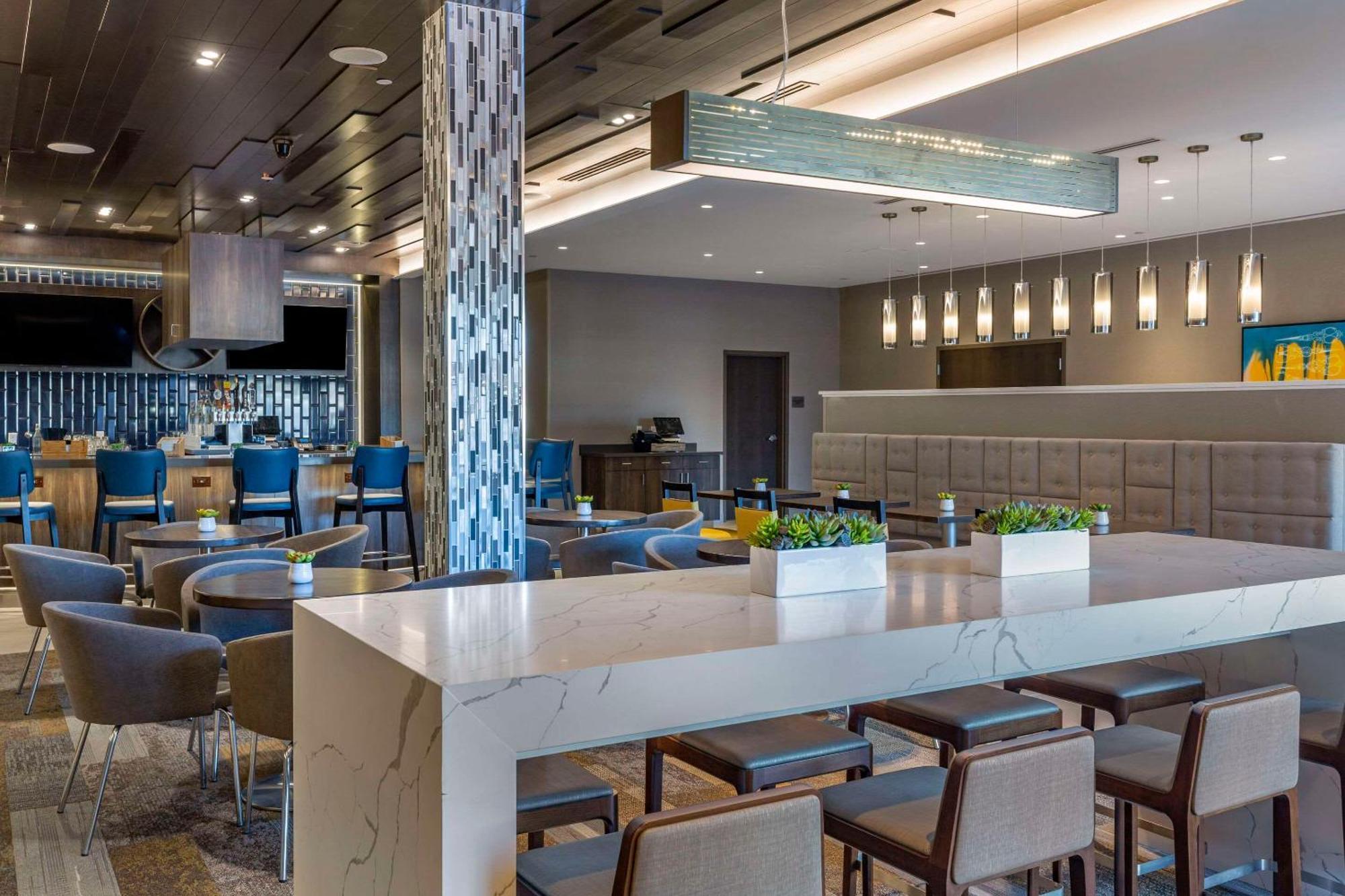 Cambria Hotel Manchester South Windsor Exteriör bild