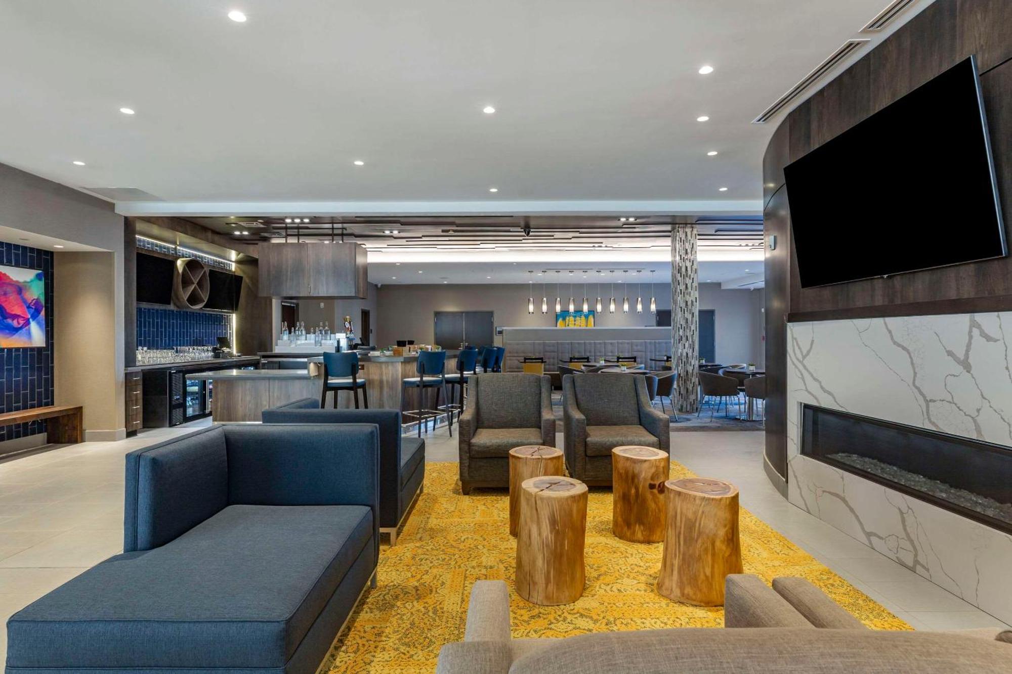 Cambria Hotel Manchester South Windsor Exteriör bild
